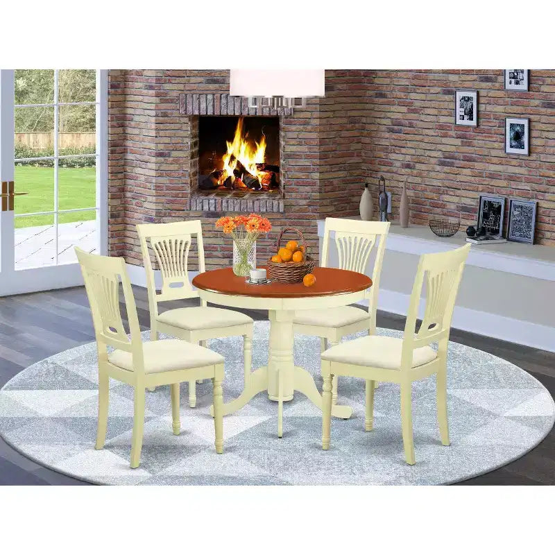 Tavolo da pranzo rotondo a 5 pezzi in legno massello con finitura Buttermilk e Ciliegio con 4 sedie con