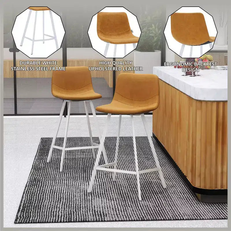 Sgabello da bar LeisureMod Elland 35 in pelle imbottita con base bianca in acciaio inossidabile - Sgabello moderno ad altezza bancone per cucina, bar e pub