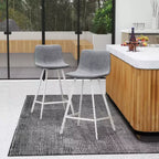 Sgabello da bar LeisureMod Elland 35 in pelle imbottita con base bianca in acciaio inossidabile - Sgabello moderno ad altezza bancone per cucina, bar e pub